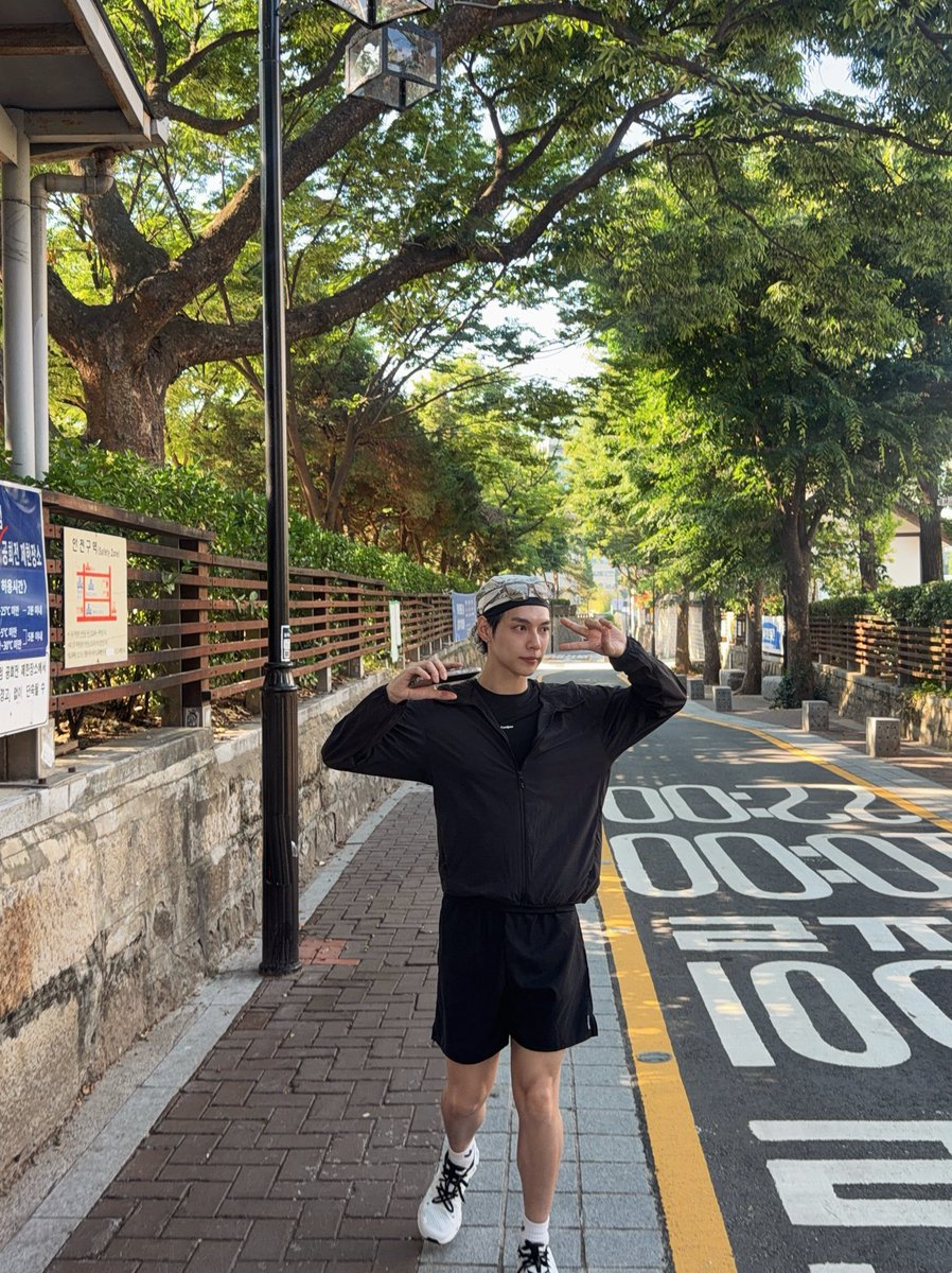 PentorJrp's tweet photo. แดดตอนเช้าก็ดี อากาศก็ดี แต่ทำได้แค่คิดถึงเธอนี่ ไม่ดีเลยเนาะ #PentorJrp https://t.co/vTQnu301bG
