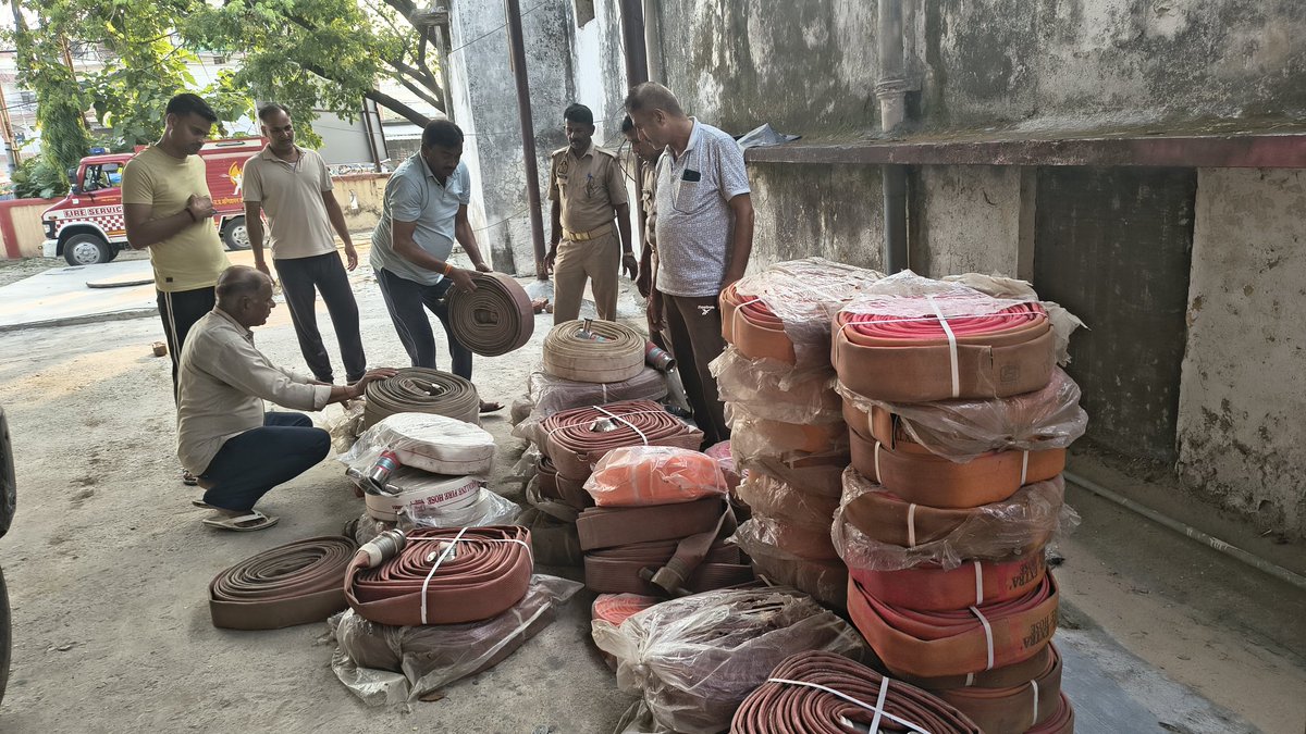 deoriafire's tweet photo. श्रीमान महानिदेशक, UPF&amp;ES महोदय के आदेशानुसार एवं CFO देवरिया महोदय के निर्देशन में दिनांक 02.06.2026 को जनपद के विभिन्न फायर स्टेशनों पर साप्ताहिक फायर ड्रिल/साफ़ सफाई कार्यक्रम का आयोजन किया गया ।
@fireserviceup https://t.co/e4QRqiCD1h