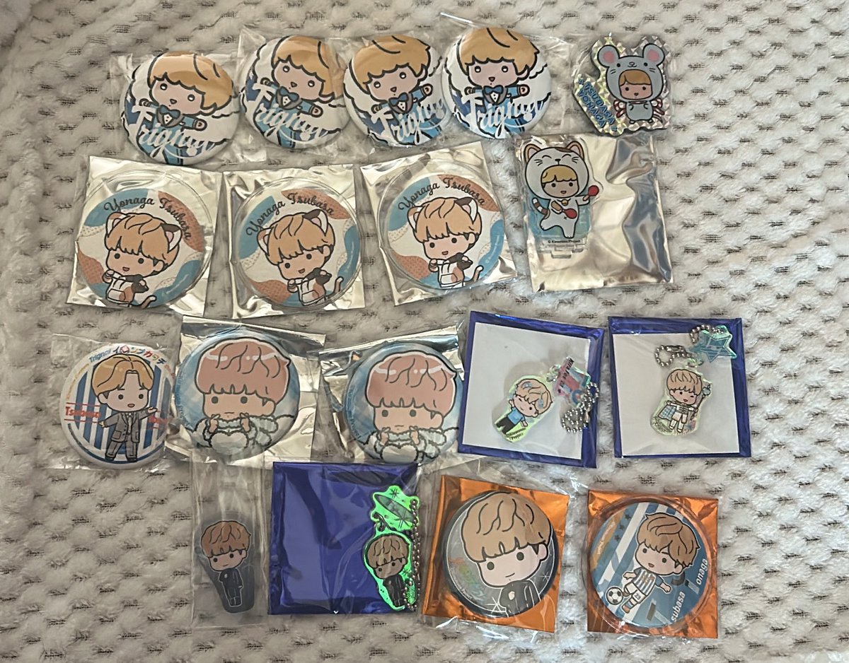 riokr10_'s tweet photo. [譲渡]Kiramuneキラフェス過去グッズ
缶バッジチャーム

譲り→代永
求め→ひとつ100円

迷子の子達なので迎えていただけると
幸いです🙇‍♀️
ファンミでの手渡し希望です。
郵送も可能です！
お気軽にお声掛けください🙇‍♀️ https://t.co/xg1w8ThhYp