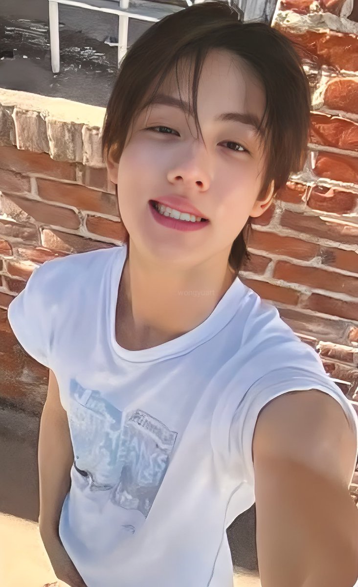 eomeesh's tweet photo. wtb seonghyeon hmv plsplspls https://t.co/nWayFJKiCM