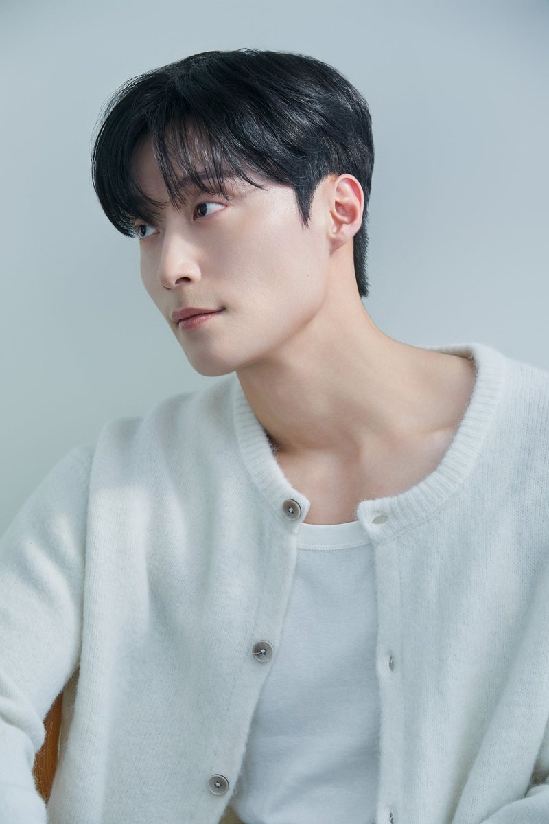 6ve_anytime's tweet photo. 흰 옷 입고 찍은 프로필들 하나도 빠짐없이 감도 높은 거 정말 좋다 https://t.co/Ac4TGP2z5e