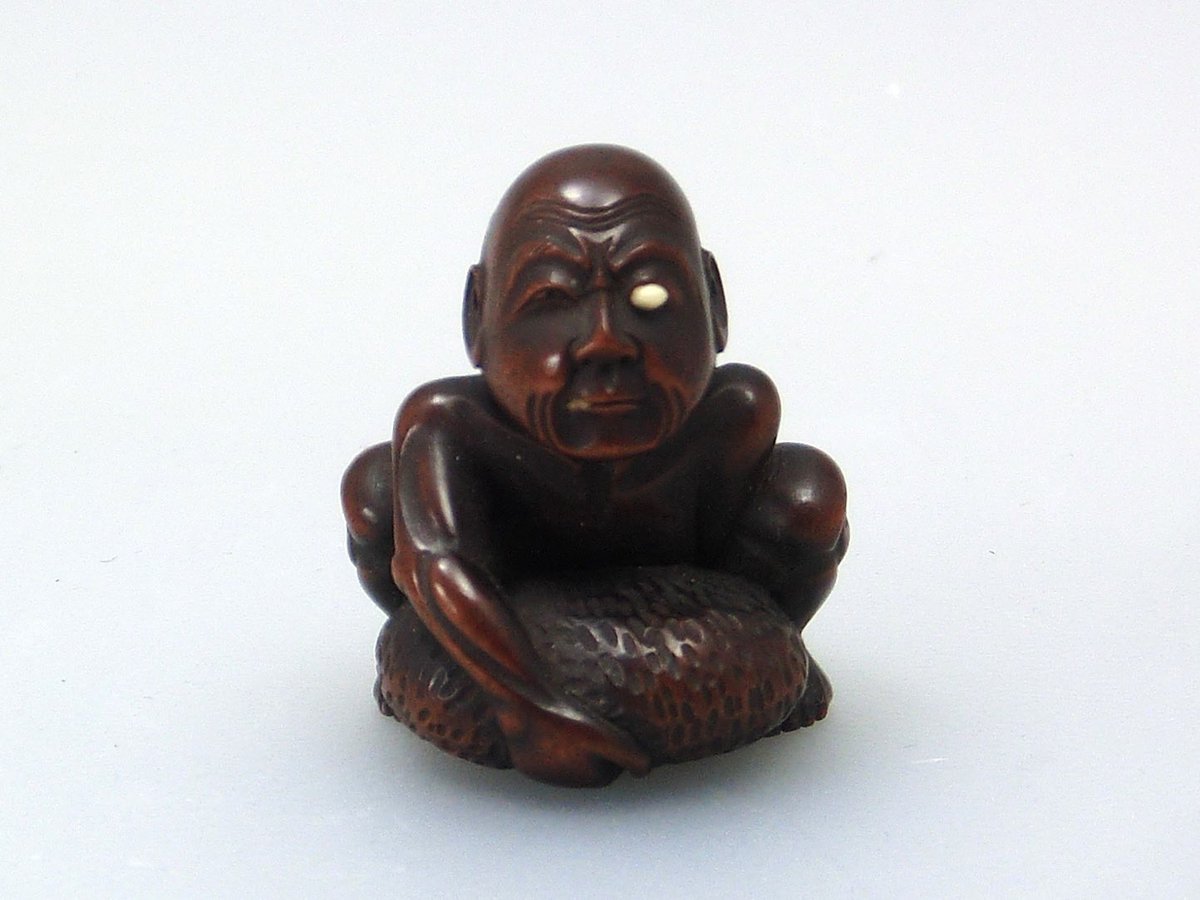 展示中／ 疝気持ち時代形彫根付 19世紀 木刻 #根付 #Netsuke #wood