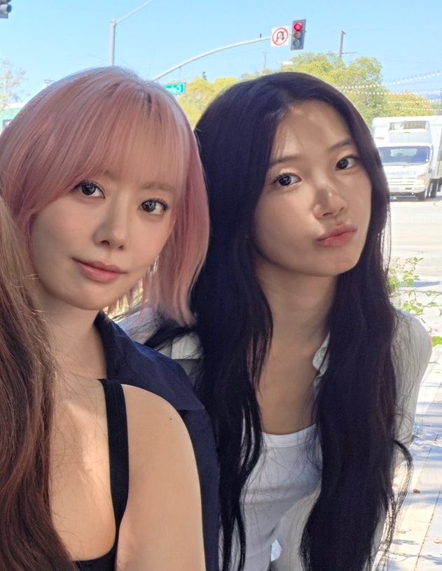 itsLSRFM's tweet photo. 즈하 머리 살짝 보라색 같아… 즈하야 보라 가쟈… https://t.co/i434kfkZL1