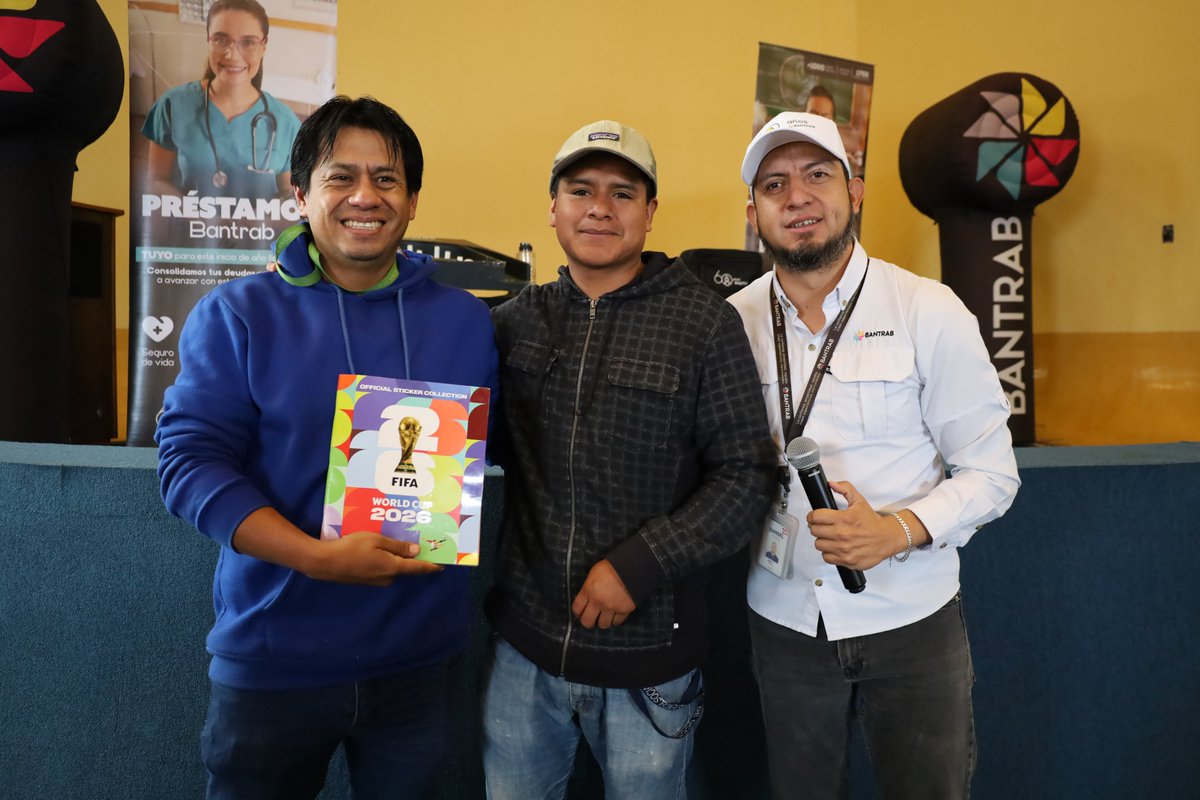 HROccidente's tweet photo. #TuSaludEsPrimero | ¡Celebramos a los papás del HRO! 🎈👔 La Dirección Ejecutiva y Recursos Humanos compartieron una jornada especial llena de alegría, pinball y sorpresas.
Agradecemos a @Bantrab por sumarse a este agasajo en honor a quienes son el pilar fundamental en el HRO🏥✨ https://t.co/UTiuNPQFLU