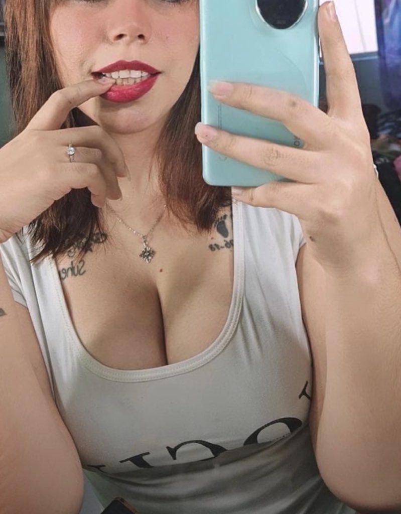 usser82393's tweet photo. Seguidor :"quiero ver que opinan de mi novia y que le harían?🔥"

@Katheri_sex 

#Cornudos #Swinger #MTY https://t.co/87l4j6GPQr