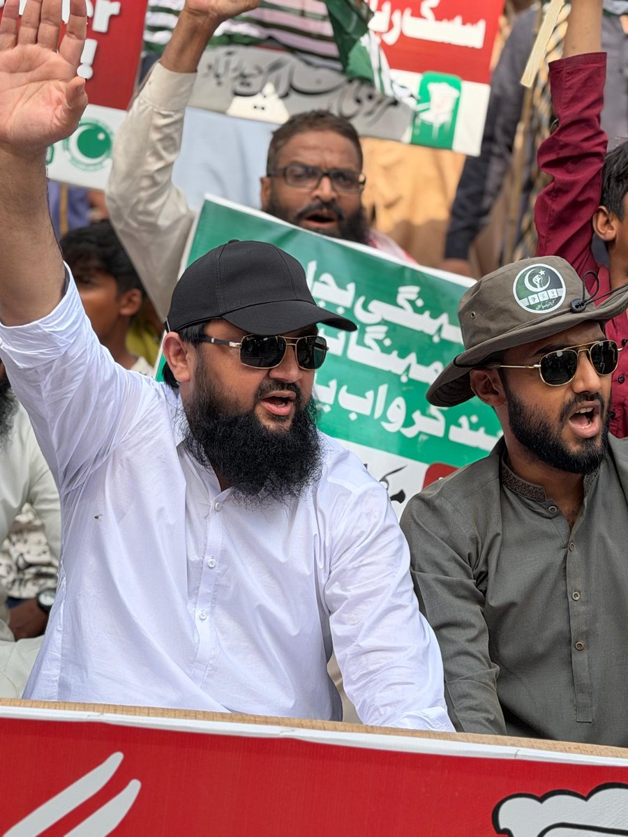 PMML_HYD's tweet photo. تصویری جھلکیاں 
انجینئر نعمان علی صاحب ( صدر مرکزی مسلم لیگ حیدرآباد ڈویژن) 

مرکزی مسلم لیگ حیدرآباد کی جانب سے حیدر چوک پر ہونے والے دھرنے کے خطاب کرتے ہوئے 

PMML HYDERABAD https://t.co/bT6gQ6nHxh