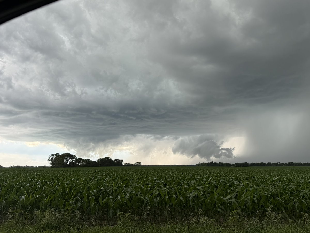 stormchaserJoe7's tweet photo. @NWSIndianapolis https://t.co/PSwV68trj3