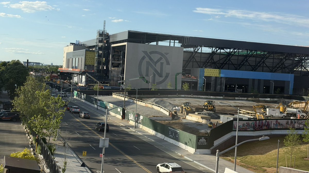 willetspointdev's tweet photo. 6/16/2026 - sorry for the glare  #nycfc #mets #lgm                        #willetspoint #flushing #Construction #queens #etihadpark #citifield #metropolitanpark https://t.co/phgzyhg1ja