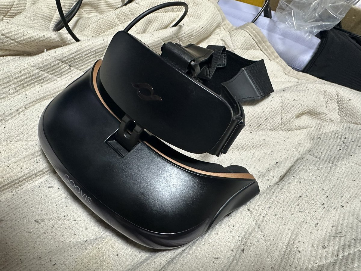 ayasato's tweet photo. まだまだ3D BDを観たかったから
HMZ-T1の後継にGOOVIS PRO 2021を買ってきた
2011年発売のから2021年発売のものに切替

しかし、よくもまぁHMZ-T1なんて高価かつ趣味なものを買ったもんだ
だいぶサイズスリムダウン https://t.co/7MbV2utUpN