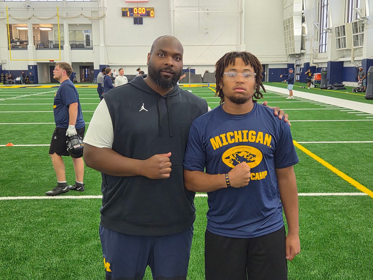 TedHoward27's tweet photo. Had a great camp at @UMichFootball I Got great feedback from coaches and I hope to build off this experience and became a better football player. Hope to be back soon! @CoachPowell99 @Coach_LBJ_ @CoachDenham1 https://t.co/hY0lWe2abM