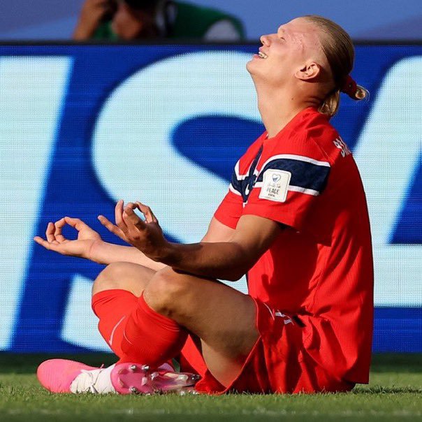 SamFCB17's tweet photo. Erling Haaland will have a better world cup career than Cristiano Ronaldo! https://t.co/weKvbOMYaH