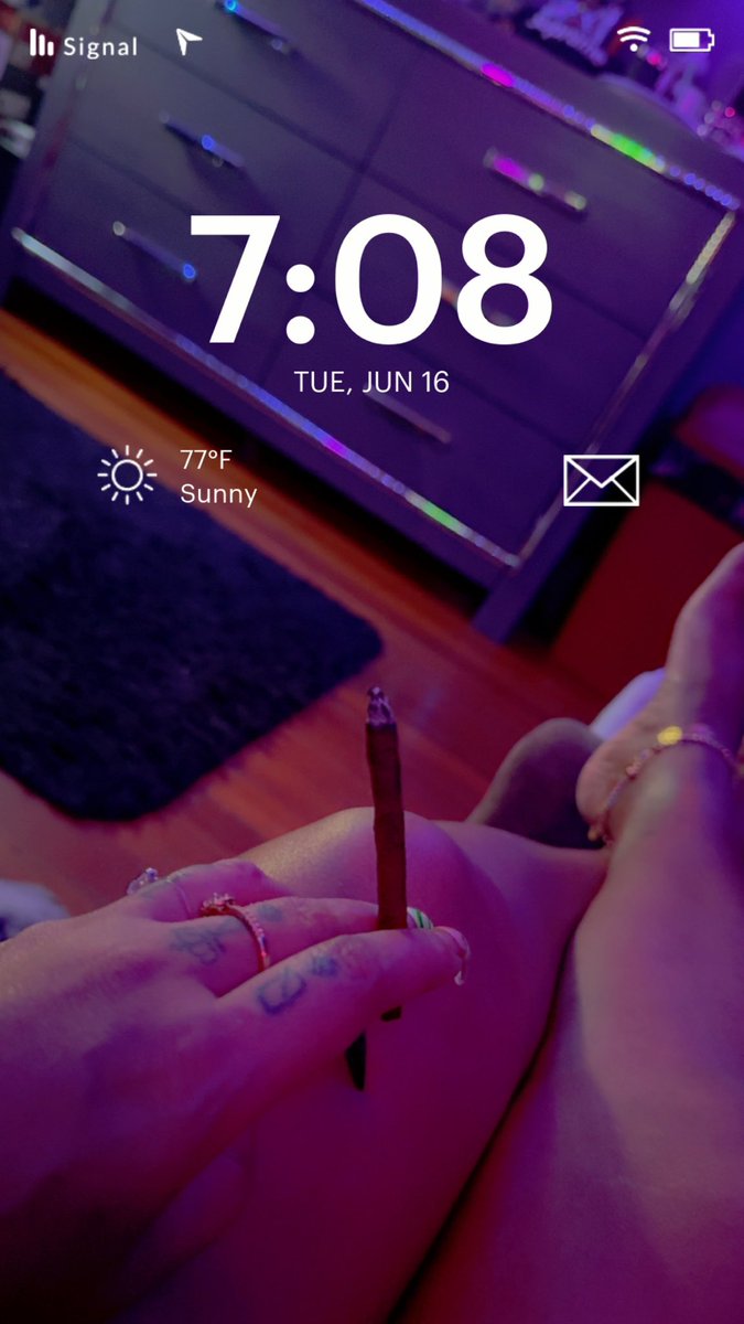 YourSexiiMorena's tweet photo. #puffpuffpass https://t.co/GiB96NPh4d