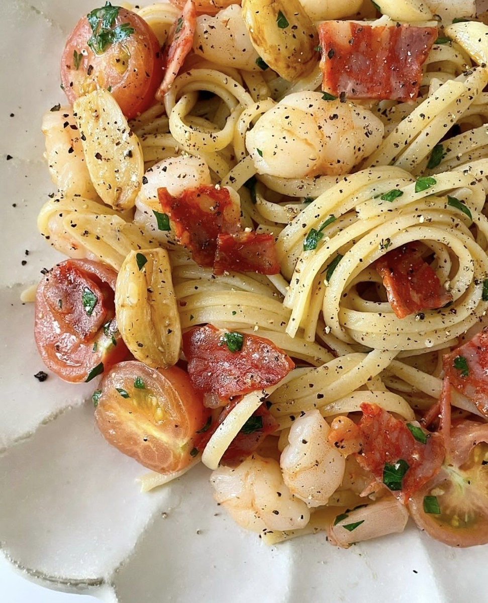 marceloawelter's tweet photo. Just whipped up garlic butter shrimp pasta in 15 mins! Tender shrimp tossed with al dente pasta and rich, fragrant garlic butter sauce — weeknight win that hits different https://t.co/etbDgPKz1r