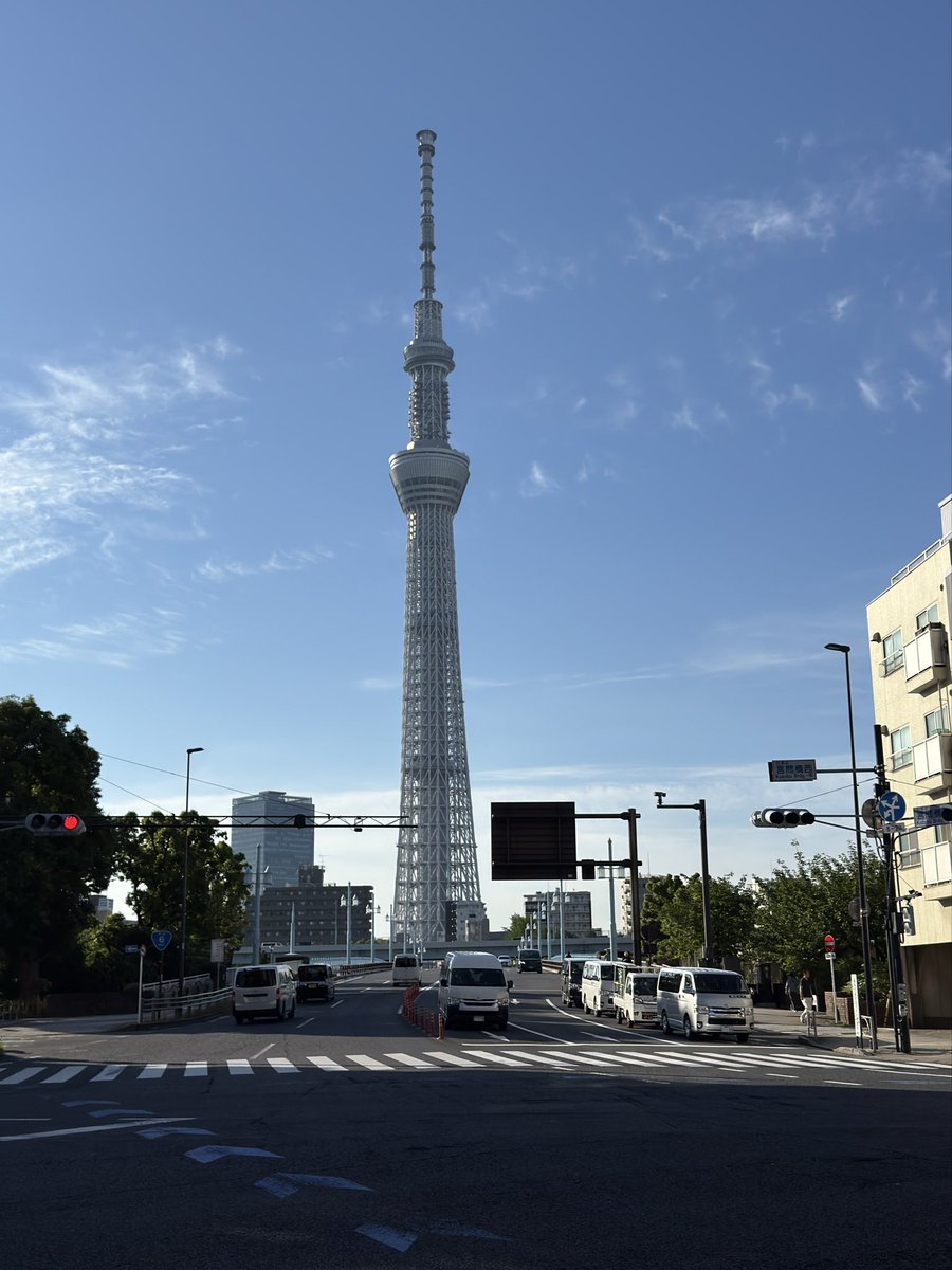 cuntanddick's tweet photo. 岐阜の帰りに浅草に寄って御礼参り

今日も待乳山で大根を貰ってきました

もう大根持って電車に乗るのは慣れちゃった https://t.co/OO1q51iHnS