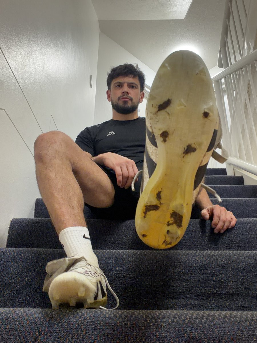 KingTrixxyy's tweet photo. With our without boots? https://t.co/chV5FO18re