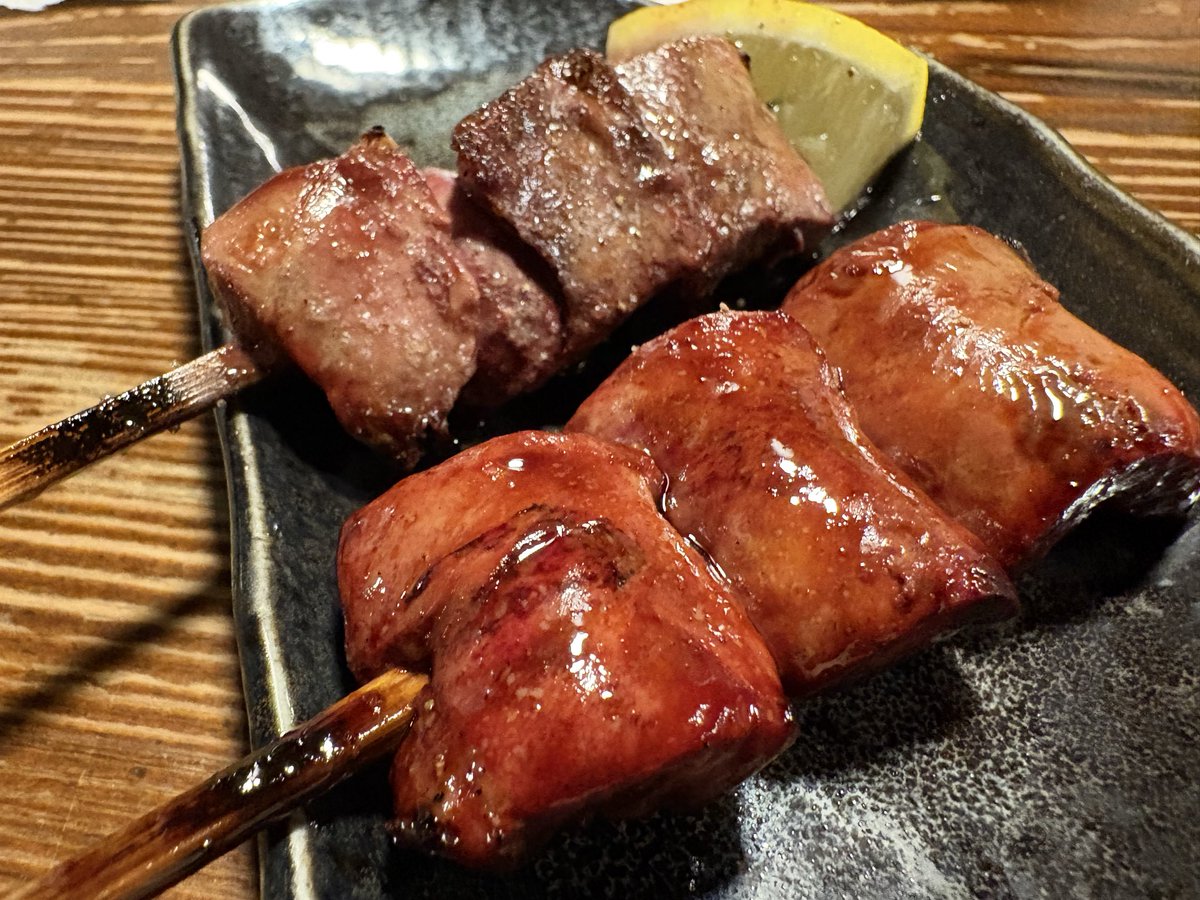 yugo_oishi's tweet photo. おはようございます☀
チャーシューテイクアウトあります🍖

今週末から天気が悪い日が続きそうです…
雨で気分も落ちるかと思います
中野坂上は席数の多さと回転の速さが強みです

暑さ対策も色々動いてて万全で夏を迎えようと思います
快適にラーメンを食べていただけます🍜

よろしくお願いします‼️ https://t.co/HIqQ8xYh5m