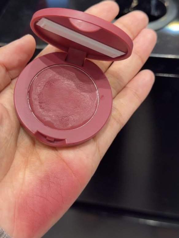 syashana's tweet photo. ✨Ternyata cream blush secakep ini punya brand LOKAL dengan harga friendly💸 https://t.co/RTFgH76okV