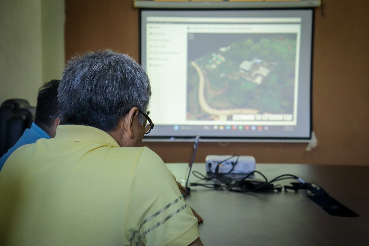 AMSCLAE's tweet photo. @KarinHerreraVP @ViceGuatemala ✅ El acompañamiento técnico brindado por @AMSCLAE forma parte de las acciones de asistencia especializada dirigidas a las municipalidades, garantizando que los proyectos ambientales cumplan con los requisitos técnicos necesarios para su desarrollo e implementación.🏗 https://t.co/eamSY3DEqU