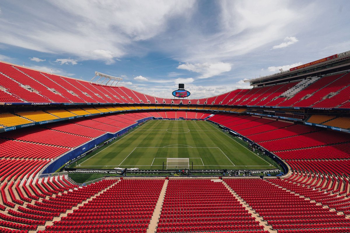 DataFutebol's tweet photo. Arrowhead Stadium (Kansas Stadium) está pronto para Argentina x Argélia. https://t.co/tDFG8BDYvt