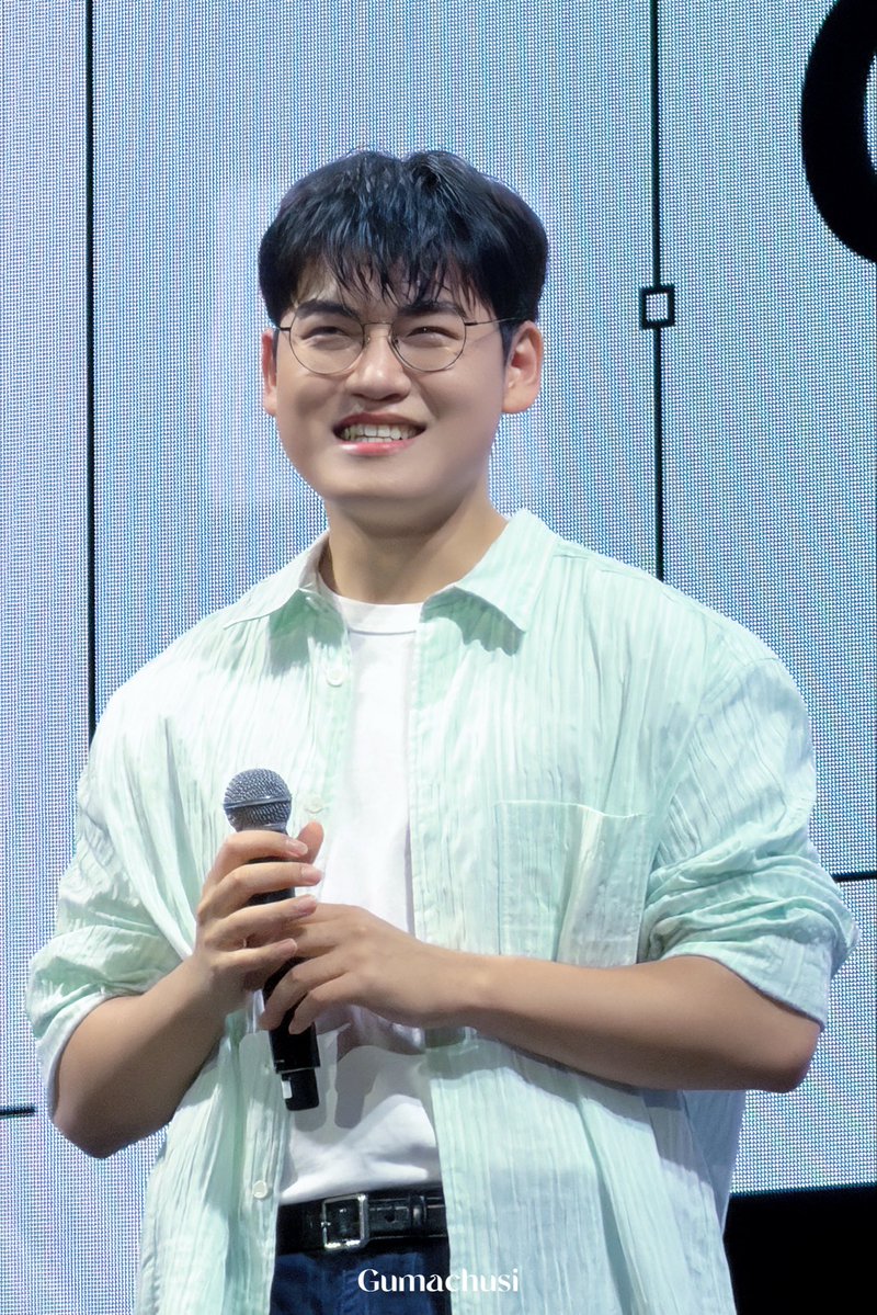 guma_chusi's tweet photo. 260616 Gumayusi Fan Meeting In Tapei

He couldn’t stop smiling 🐻🍃

#Gumayusi #구마유시 #이민형 https://t.co/OfH7lol4gv