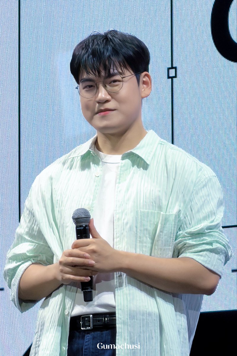 guma_chusi's tweet photo. 260616 Gumayusi Fan Meeting In Tapei

He couldn’t stop smiling 🐻🍃

#Gumayusi #구마유시 #이민형 https://t.co/OfH7lol4gv