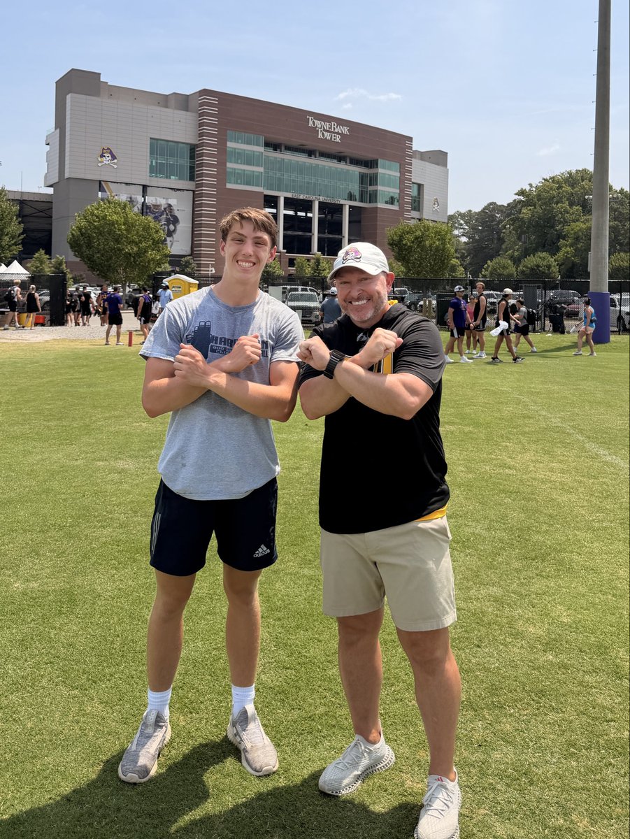 BrentonGroves08's tweet photo. Had a great camp @ECUPiratesFB thank you @CoachRyan_Smith and @Coach_B_Harrell for the invite!!

@trlong02 @HKA_Tanalski @GAPrepVarsity @RecruitGeorgia @NEGARecruits @NwGaFootball @HHSHoyaSports @hoyafbrecruit @hhshoyafootball https://t.co/jqjPreIE2Q
