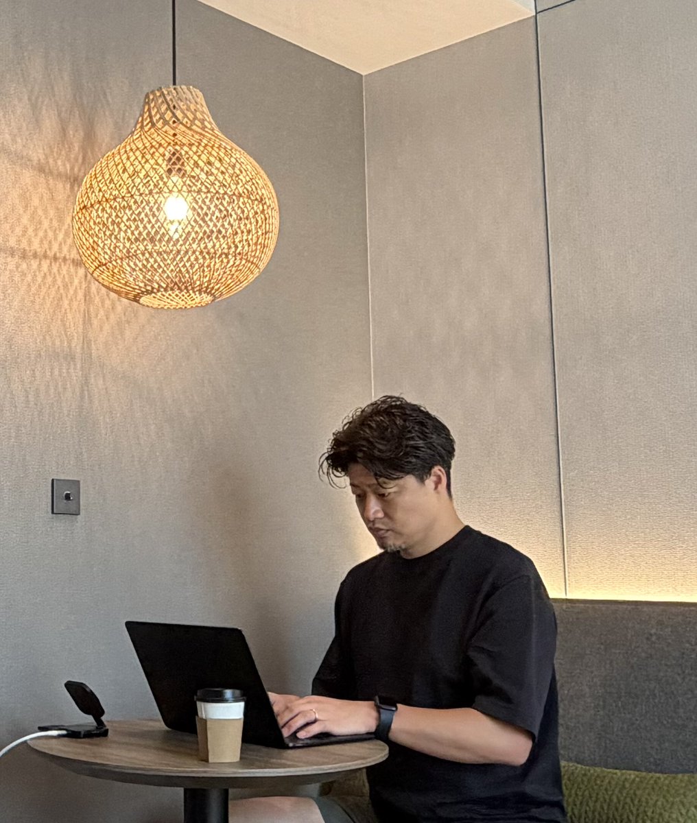 tomo_workloginc's tweet photo. ここを作業地とする

デスクのあるホテル部屋にしたらよかったかな。。。

#リモートワーク 
#ワーケーション https://t.co/u5abzlUOWI