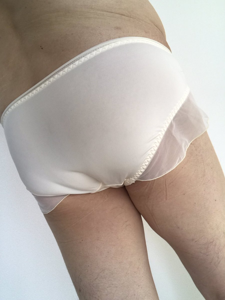hf_hpf's tweet photo. おはようございます
今日はamazonで買ったノンブランドショーツ
ロリロリっぽくて買っちゃいました https://t.co/4T1ST276xt
