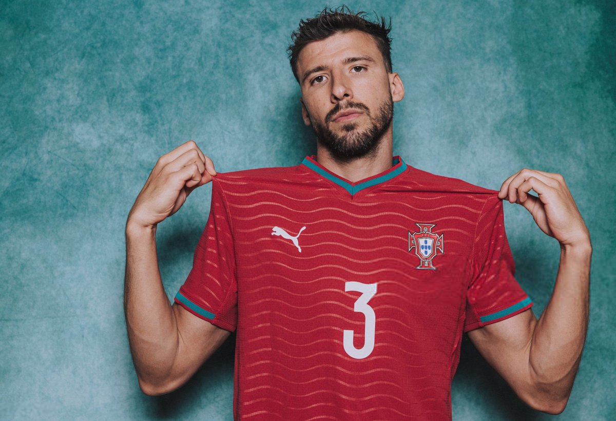 CabineSport's tweet photo. 🚨 PÉSSIMAS NOTÍCIAS: Rúben Dias falha Portugal - RD Congo, confirmou Roberto Martínez. https://t.co/ncdMcZrmUQ