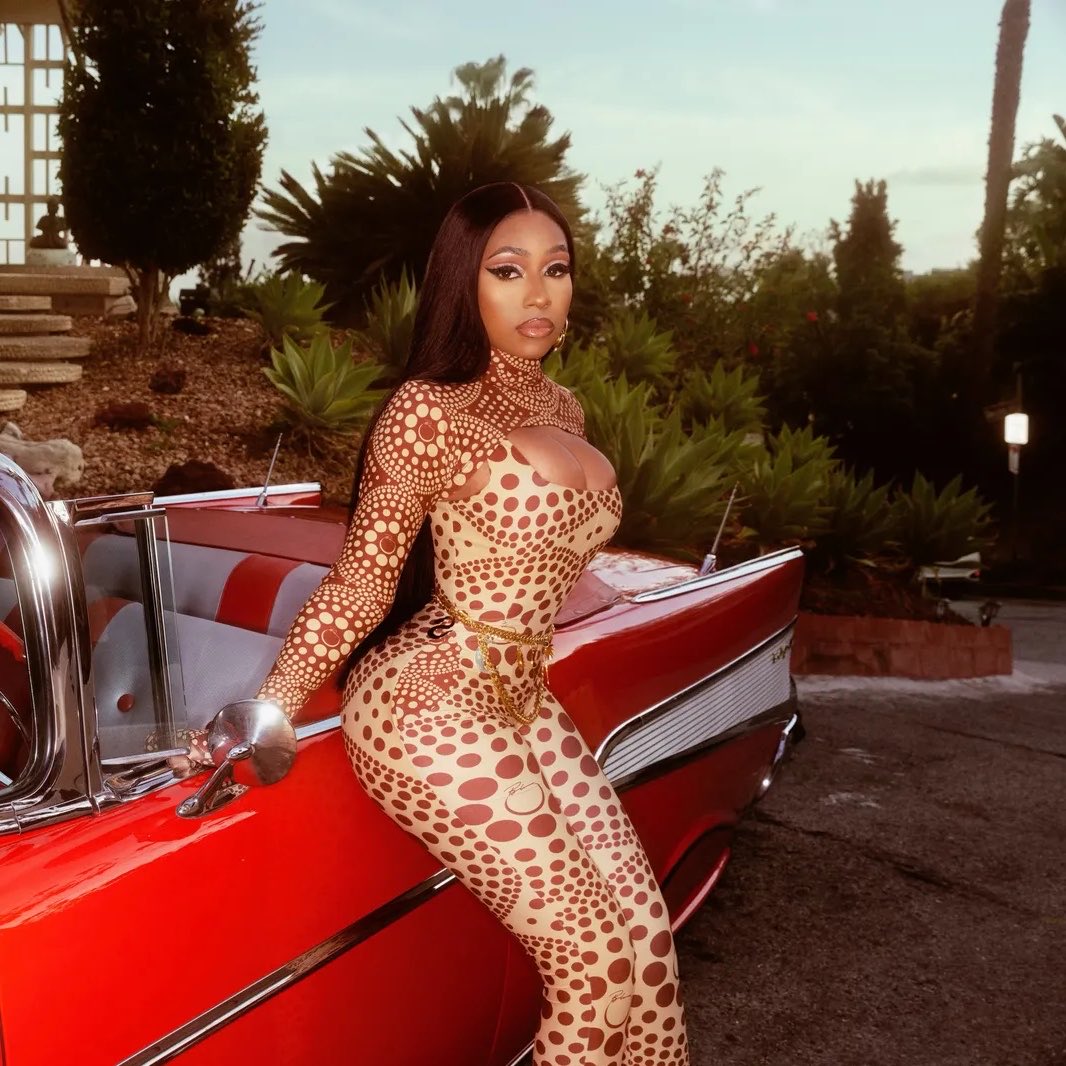 CareshaBase's tweet photo. 📈| Yung Miami debuts at #80 on this week’s Billboard Artist 100, becoming the 20th female rapper to earn an appearance on the chart. https://t.co/RBRxAdHKRj