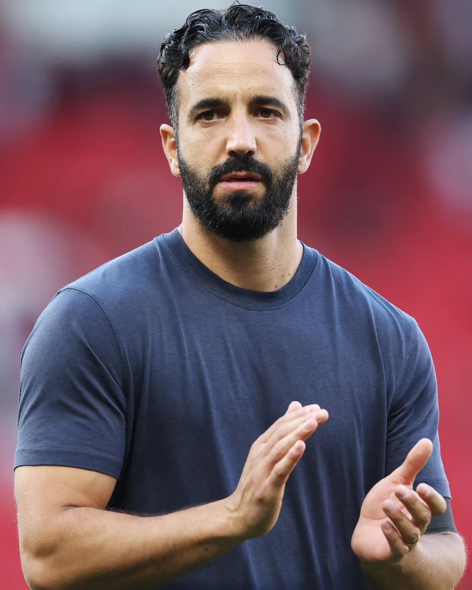 SerieA_Lawas's tweet photo. RESMI!! 

RUBEN AMORIM ADALAH PELATIH BARU POCONG MUMUN, AC MILAN. 

Dari Setan Merah Inggris ke Setan Merah Italia. 

Coba fans Man Utd, gimana kesan dan pesannya untuk Milanisti terkait Amorim ini?? 
Cc @_BangFu https://t.co/amII0HMf1G