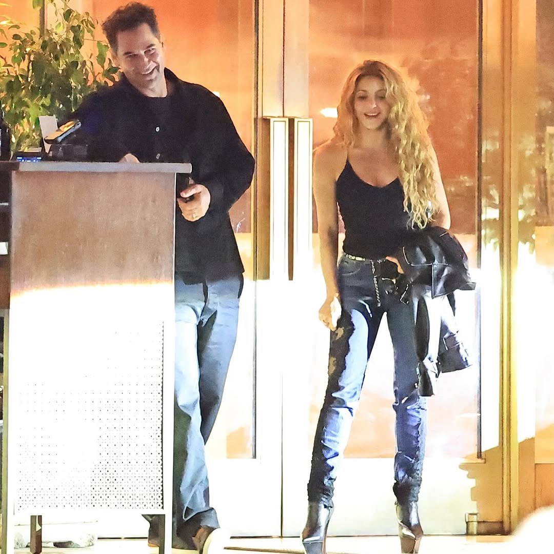 TheBoyCabra's tweet photo. Shakira saliendo con Manuel García- Rulfo. 

La loba puso su mirada en su próxima presa.🔥 https://t.co/hH7h3RLzRU
