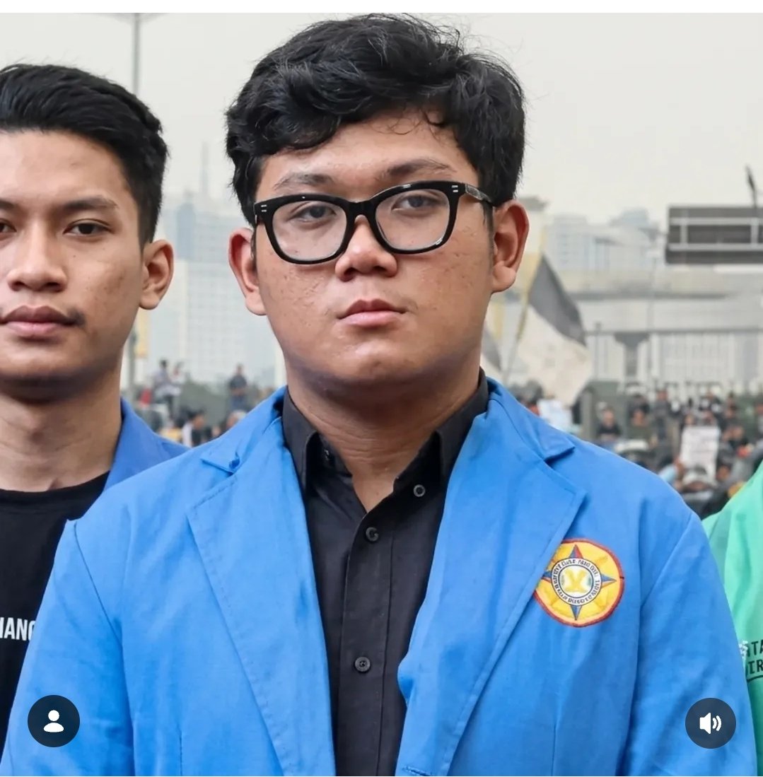 yaniarsim's tweet photo. Mahasiswa kelas Ruko 14 😁🤭 https://t.co/NUlfouSjo2
