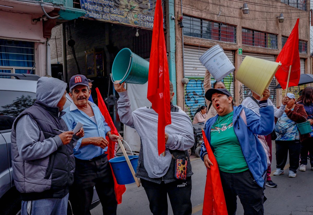 johannday89's tweet photo. Si vives en Edomex esto te toca. Mañana marchamos por obras reales, no simulaciones. #EdomexSinObras https://t.co/tCbkdT1u3q