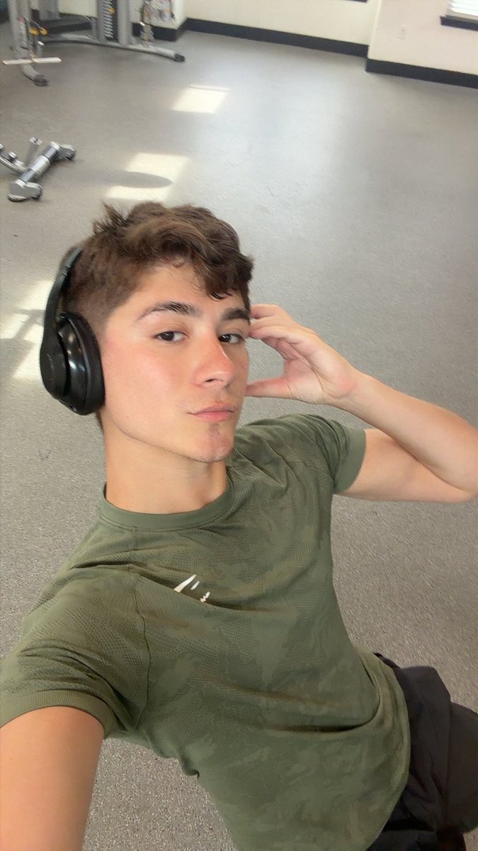 amaseing's tweet photo. gym selfie of the day https://t.co/u29DJ8j6xS