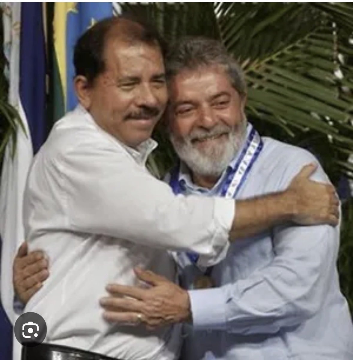 raracheski's tweet photo. @vonderleyen @LulaOficial @eucopresident 🤨 https://t.co/ZkWDjDcoAK