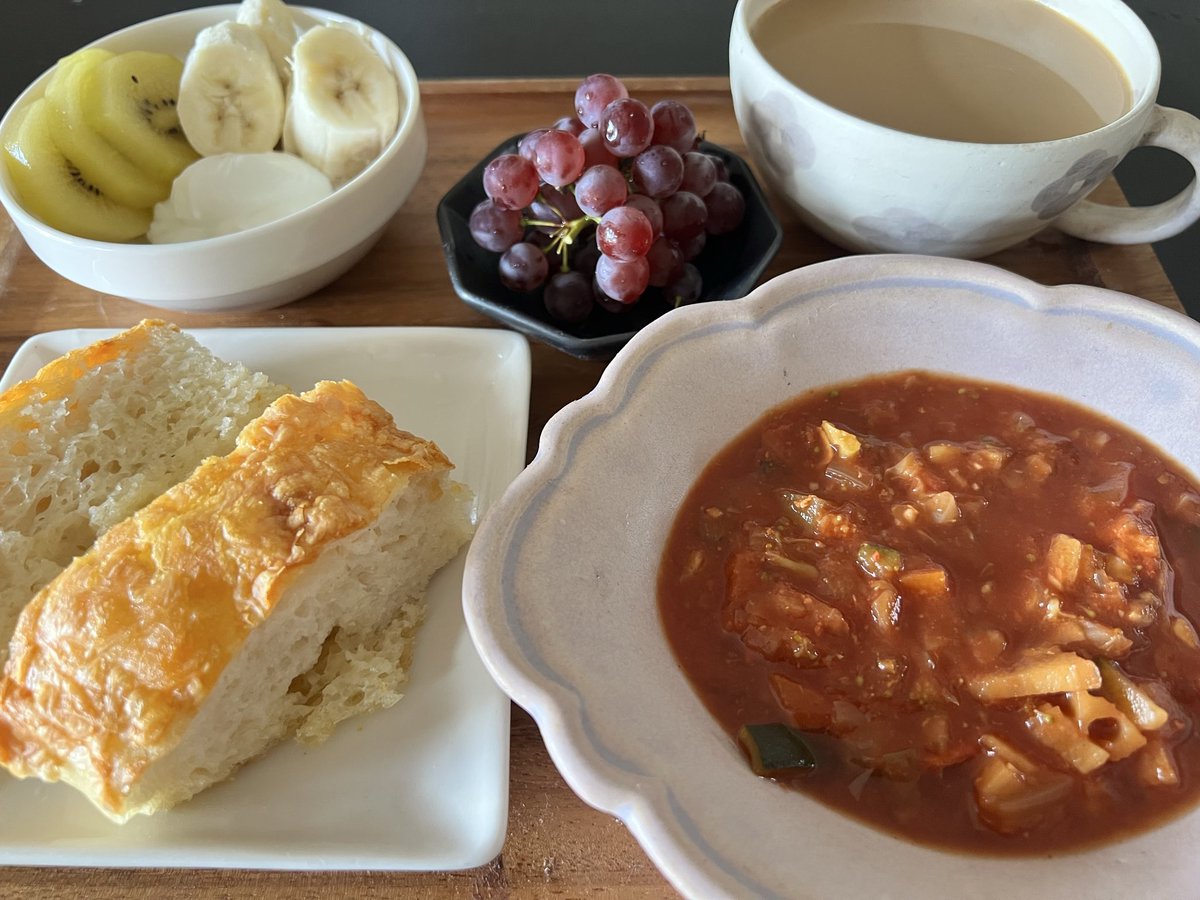 mitsukasing's tweet photo. いっただっきまーした！🍞✨ https://t.co/c0f5hoDZVh