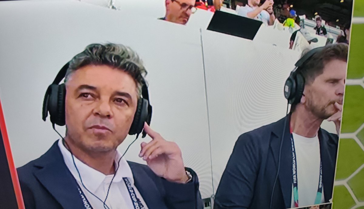 _crisenberg_'s tweet photo. la mejor dupla de relator-comentarista del país y que lo lloren los nenazos closs y latorre https://t.co/OwwUIAM2kZ