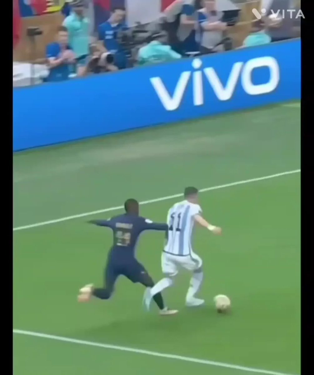 TouchmineX's tweet photo. 🚨🇦🇷 Behind every bad Argentina decision there is Szymon Marciniak! ✨ https://t.co/xClb4my3bp