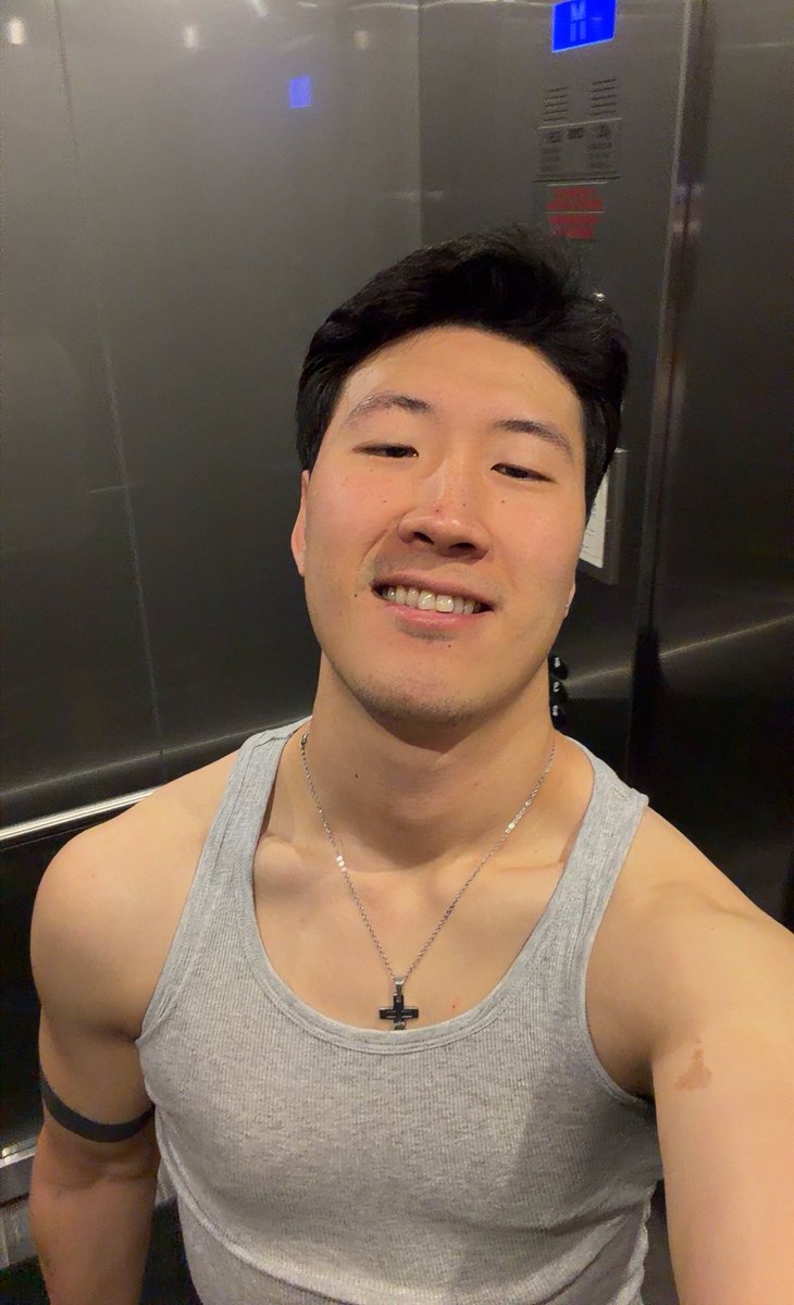 yourkoreantop's tweet photo. 🇰🇷🏳️‍🌈top
into 18-75 https://t.co/waZT8sLfdg
