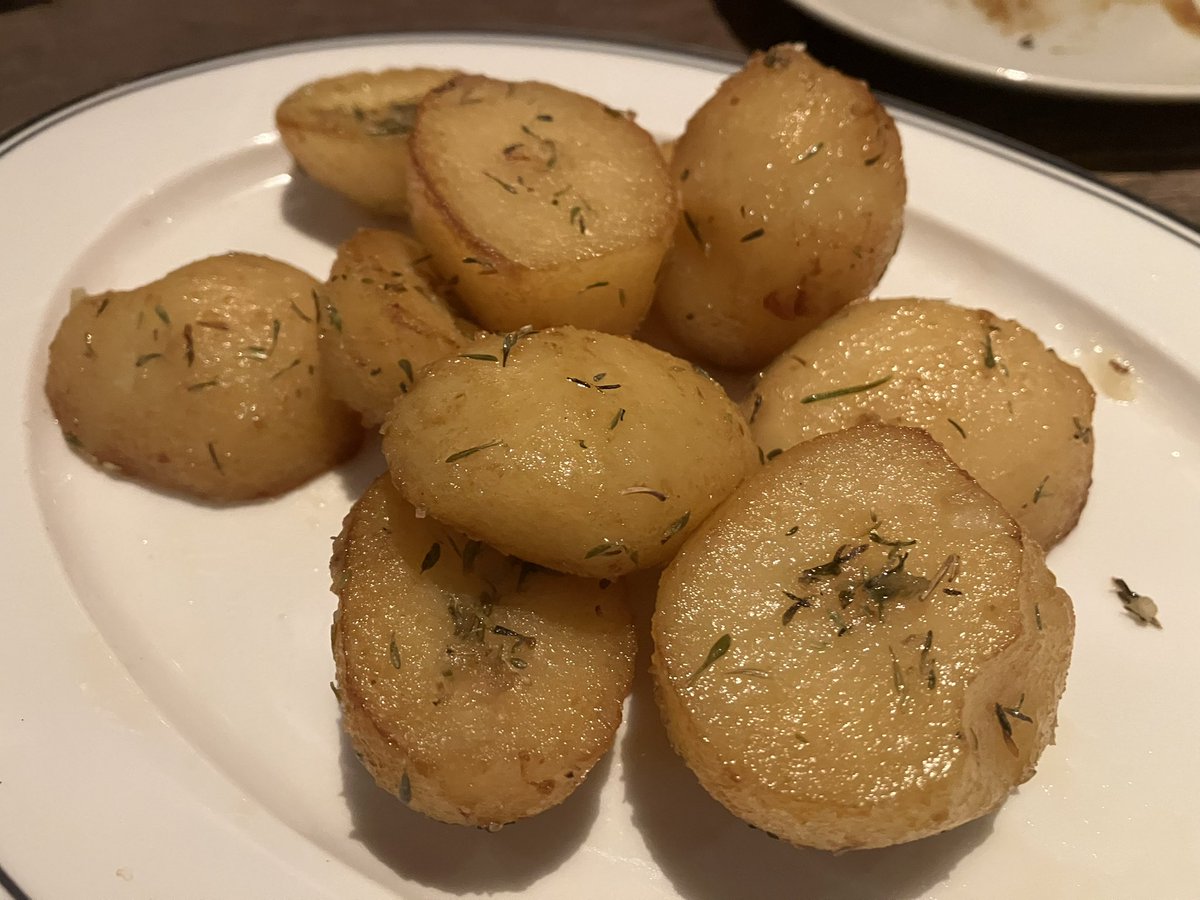 ui5e3's tweet photo. ポテトフライ
注文でこれでてきたの初めてかも！
でかい！うまい！w https://t.co/zEmFyNEjrB