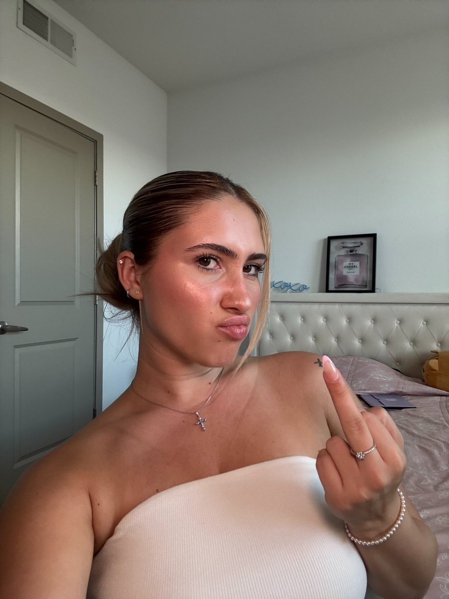 spoilmia22's tweet photo. Drain it for this blonde brat https://t.co/jxjx9o5dFu