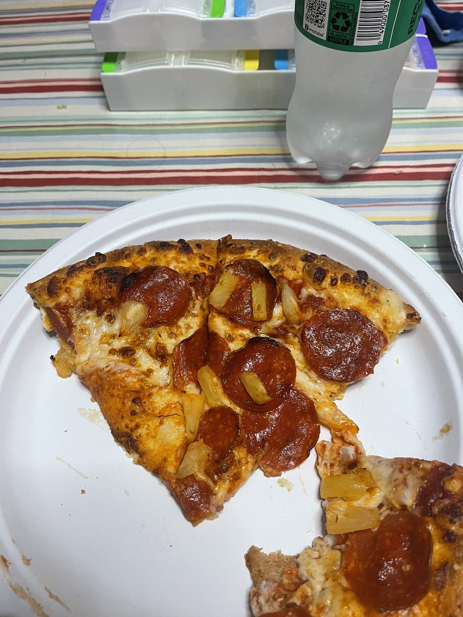 TheSpiritRoom1's tweet photo. @dominos Hey Domino’s! Is there a reason why your Bel Air store acts like they’re the gatekeepers of the pineapple? Every time I order they always skimp on the pineapple! https://t.co/1tUvkqFCFs