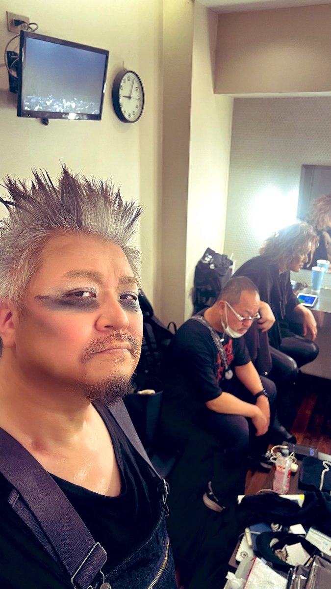 ao_sakurai's tweet photo. 四鬼夜行、満足感と達成感。
Good Morning Satellite
I Can Hear The Rain
令和8年だよ？😭

Dead Endは聴くものであって演るものではないと思う私が、2ヶ月間自分にしてはまあまあ練習した
Blue Vices。あらためて足立さんの凄まじさに触れた次第🎸

大切な日に仲間に混ぜていただき心から感謝です🌃 https://t.co/3XFoaVokNM
