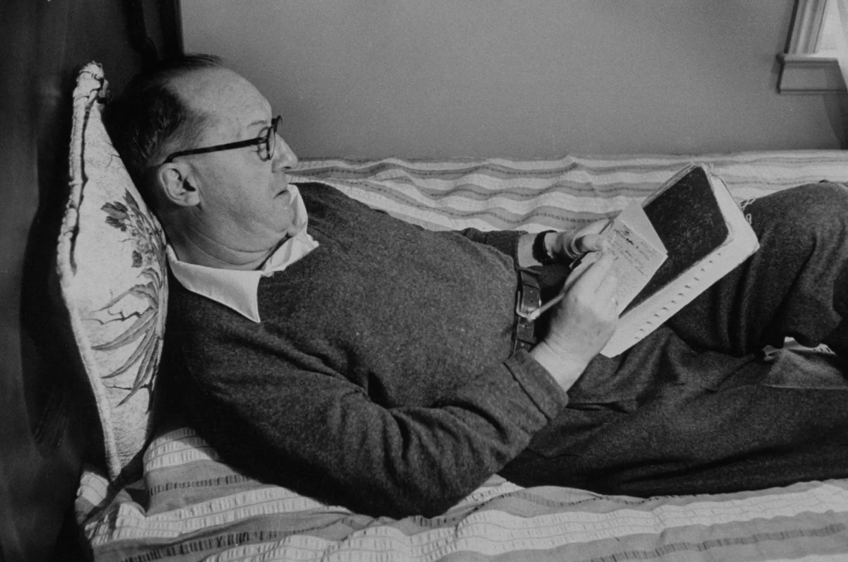 AlexAndBooks_'s tweet photo. "Knowing you have something good to read before bed is among the most pleasurable sensations."

–Vladimir Nabokov https://t.co/jPHcYji0dq