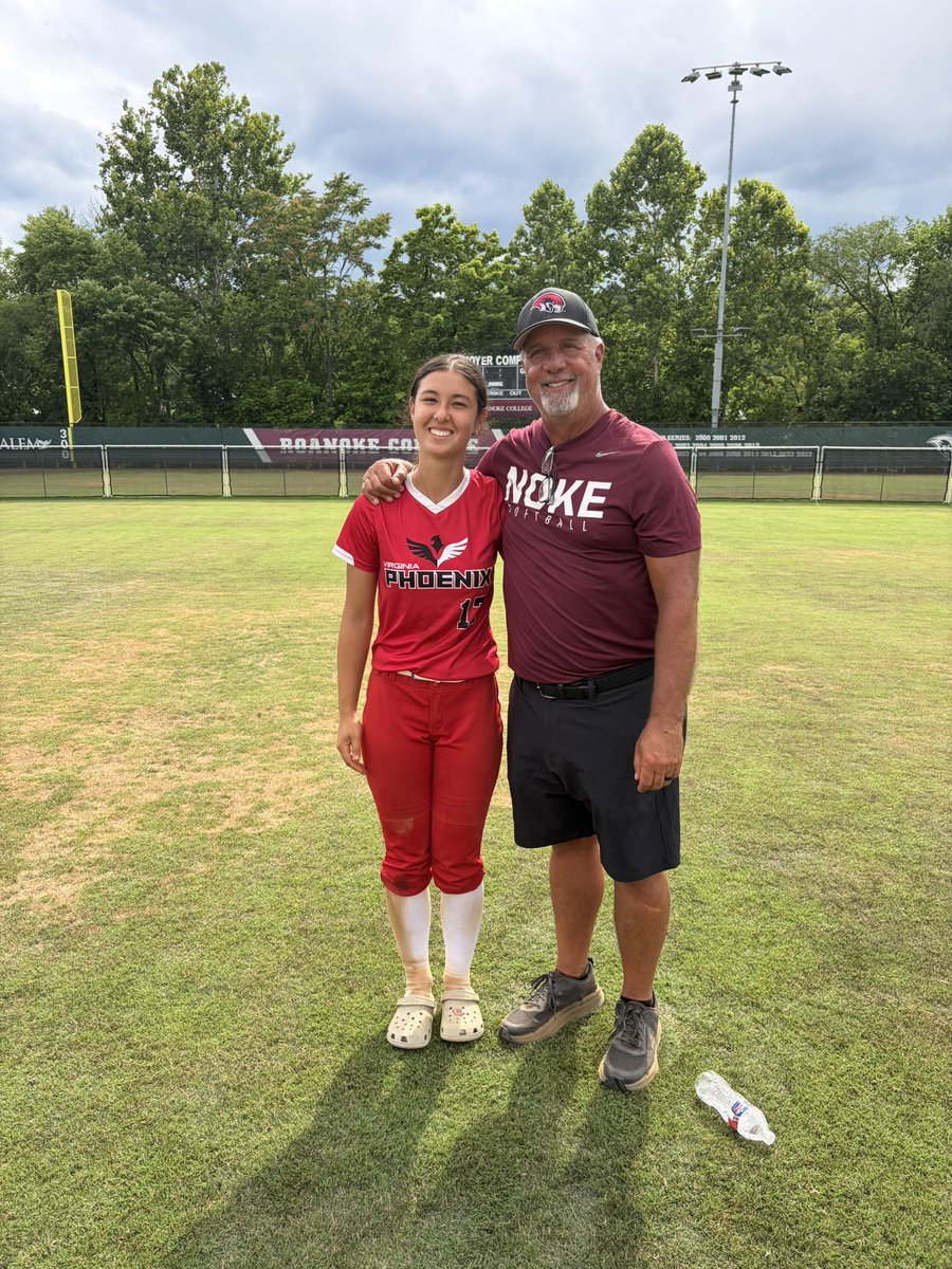 GiannaPitzer's tweet photo. Enjoyed the prospect camp at @RoanokeSoftball today! The staff and team always brings a lot of energy! Always love hanging out with these coaches. 

@CoachMays24 @VA_Phoenix_Wood @k_sut918 @AllenWoodTow @AshPaige2030 https://t.co/TNumR0fhbT