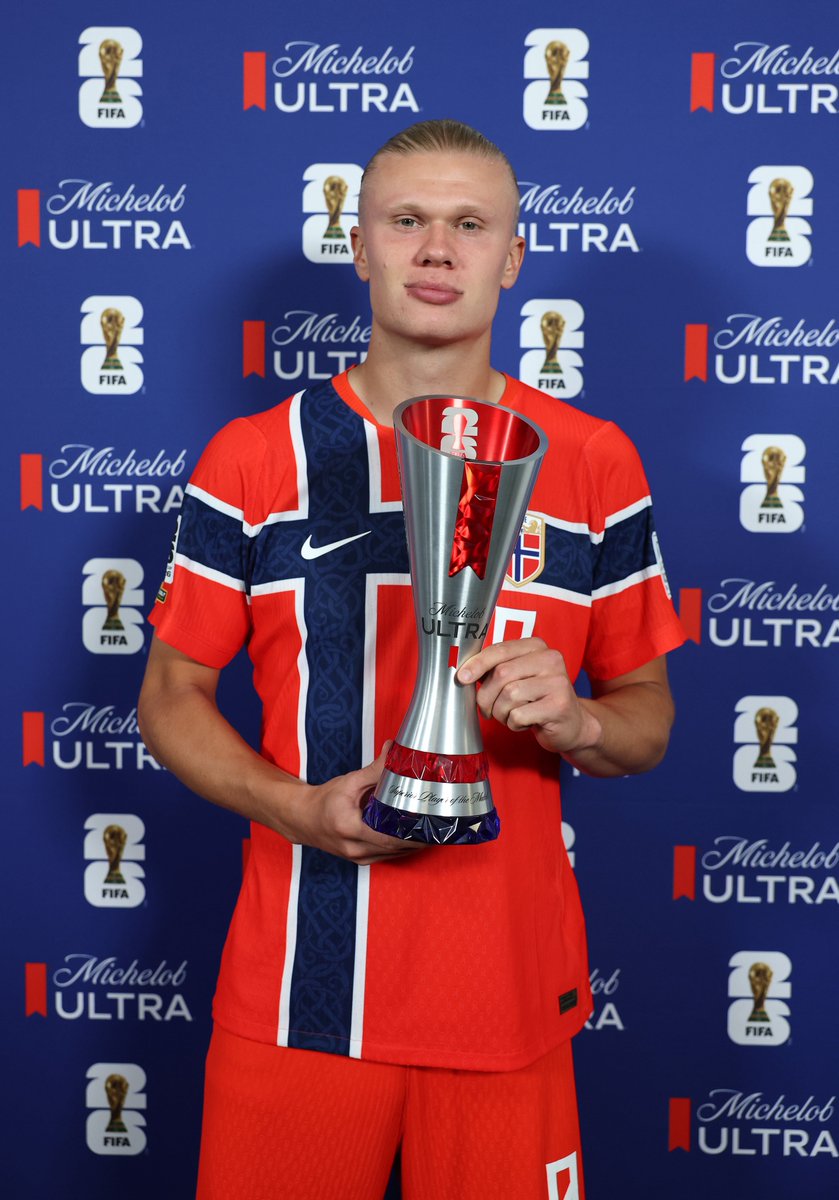 markklfc's tweet photo. Paul Scholes on Erling Haaland’s World Cup masterclass for Norway vs Iraq:

🗣️ “This is unbelievable, absolutely unbelievable from Erling Haaland on his first ever World Cup appearance.”

“Two goals today, and now 22 goals in his last 11 games for Norway in major competitions… those numbers are just not normal at any level of football.”

“This is what people don’t understand about top strikers he doesn’t need ten chances, he doesn’t need momentum, he just needs one moment and the game is basically finished.”

“Iraq have worked hard, they’ve tried to compete, but once Haaland gets into that rhythm, it becomes almost impossible to contain him.”

“For a player to arrive at his first World Cup and produce this kind of performance straight away tells you everything about his mentality and his quality.”

“I’ve seen great goalscorers, but what he is doing right now is on a completely different level to most of them.”

“And the scary part for everyone else in this tournament is… he’s only just started.”