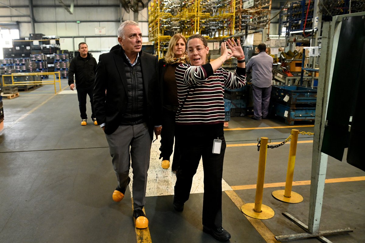 ZNVISION's tweet photo. En Benavídez, @ZamoraJulio  visitó la empresa Romet S.A y ratificó el compromiso del @MunicipioTigre  con el sector productivo industrial https://t.co/fKzYfX1xX6 a través de @znvision https://t.co/O4J8kKL0kT