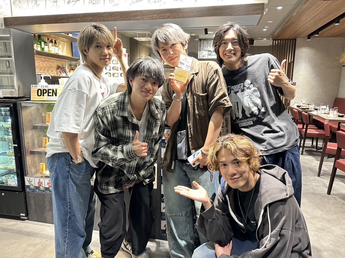 musubitei_ngt's tweet photo. 📸✨   

#7ORDER の皆さまにご来店いただきました‼️  

@7order_official 
ありがとうございました☺️  

結亭のおむすびを囲んで
素敵な時間を過ごしていただけましたら
嬉しい限りです🍙✨ 

またのご来店お待ちしております⭐️ 

#7order #結亭 #おむすび専門店 #おむすび #新潟グルメ https://t.co/LMh0S0oH81