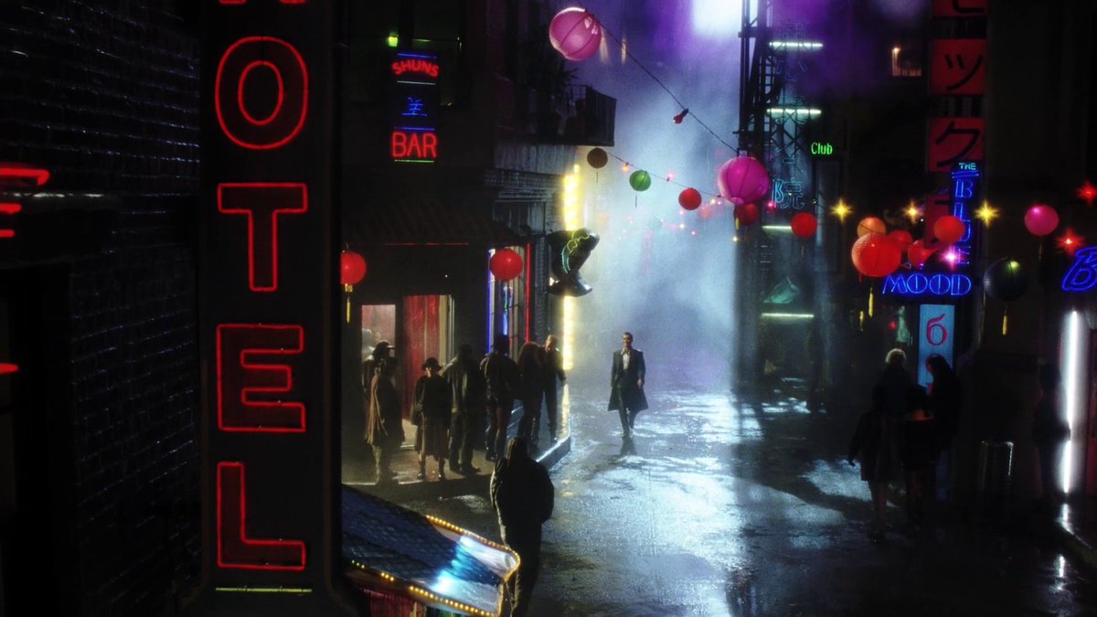 get_scifried's tweet photo. neon glow in sci-fi movies https://t.co/4LcwyAhXom